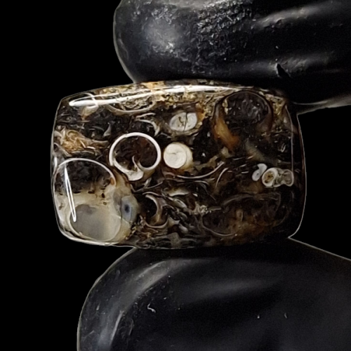 حجر كالسيدوني متعدد الألوان طبيعي