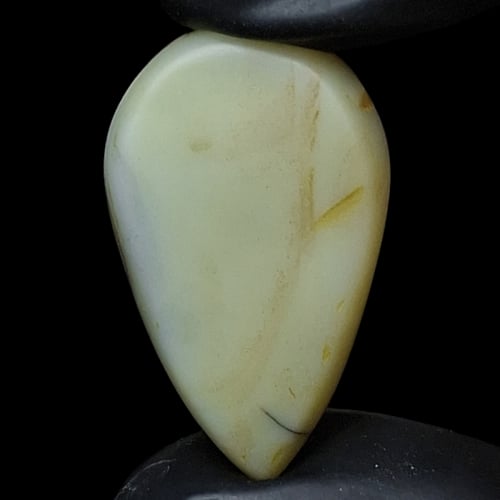 حجر عقيق بافوري طبيعي