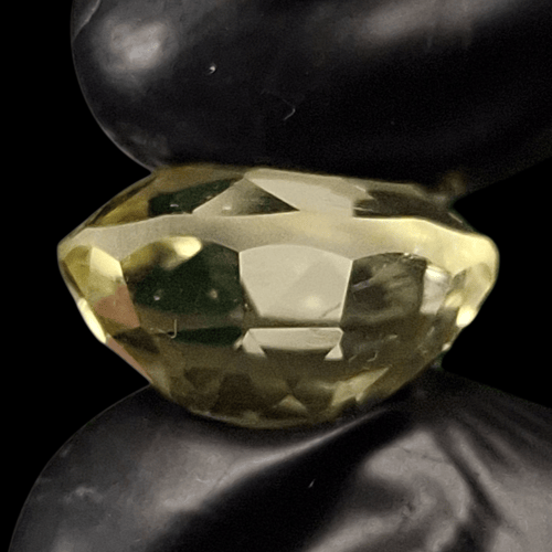 حجر سترين طبيعي مفحوص و موثق بشهادة مختبر