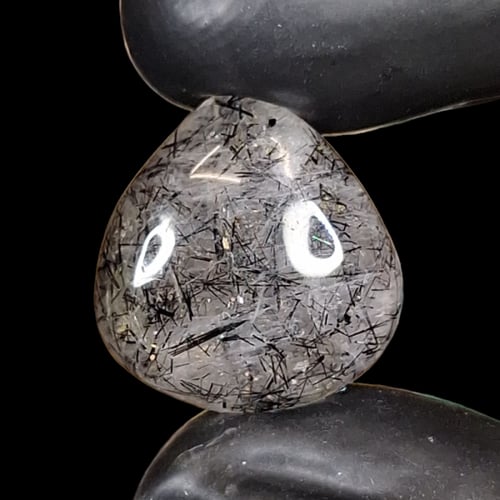 حجر بلاك روتيل كوارتز طبيعي