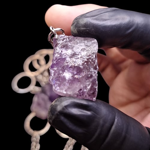 ميدالية حجر خام جمشت طبيعي