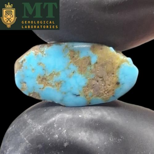 حجر فيروز طبيعي مفحوص و موثق بشهادة مختبر