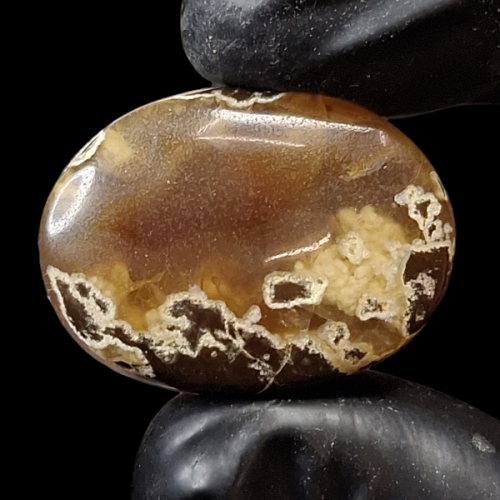 حجر عقيق خرائطي بني طبيعي