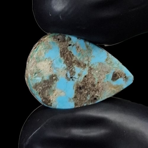 حجر فيروز طبيعي مفحوص و موثق بشهادة مختبر