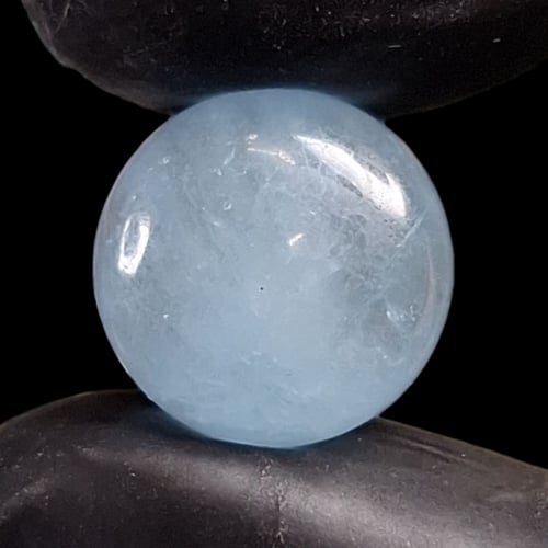 حجر اكوامارين طبيعي مفحوص و موثق بشهادة مختبر