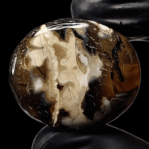 حجر عقيق بافوري طبيعي