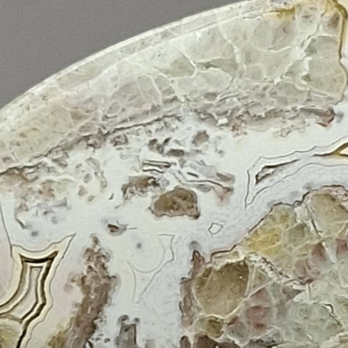 حجر عقيق مصور رأس زرافة طبيعي والحجر مفحوص بشهادة...