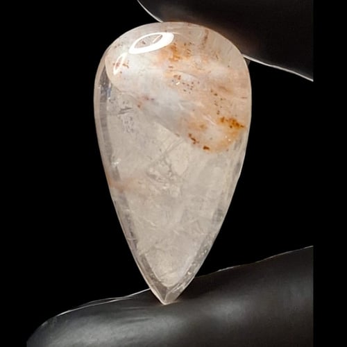 حجر الدر كوارتز طبيعي مفحوص وموثق بشهادة مختبر