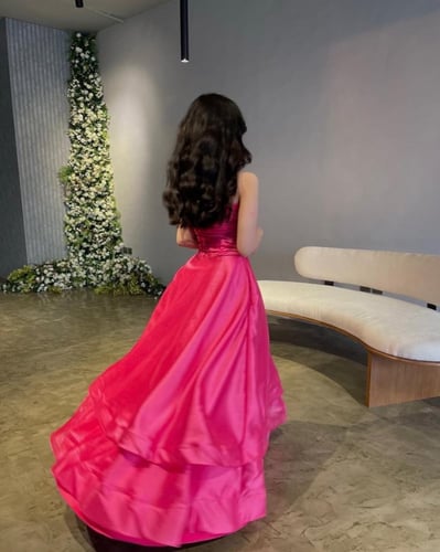 فستان فوشي بقماش تفته شانطون