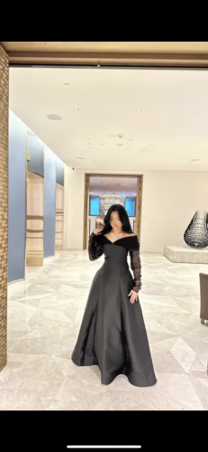 فستان اسود سهره