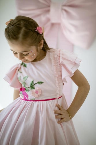 فستان المناسبات KATERYNA بتطريز مميز على الظهر