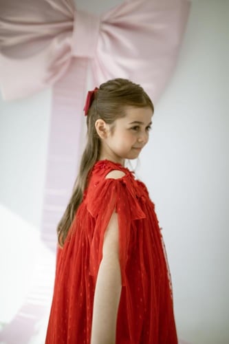 فستان مناسبات مزين بالورود البارزة بربطة على الاكت...