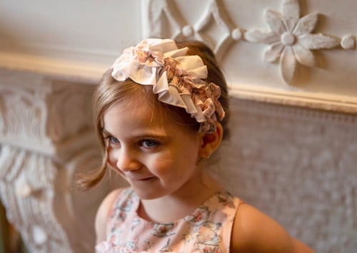 فستان حفلة الشاي مع كرانيش