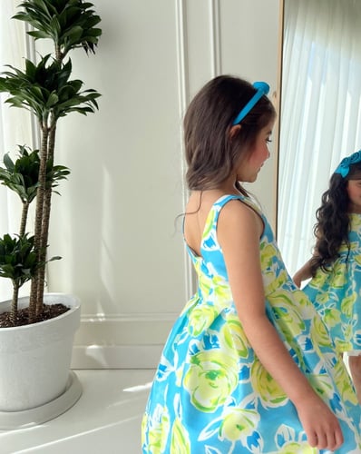 فستان فستان تركواز واخضر ليموني بطبعة ازهار