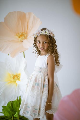 فستان من الجبير الراقي بفتحة من الظهر