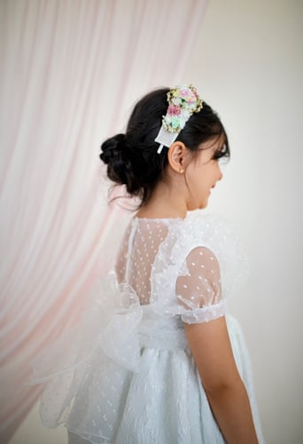 فستان ابيض جاكار مع اورقنزا