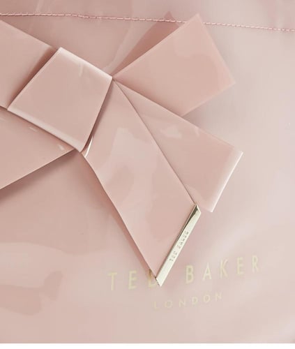 توت باق تيد بيكر