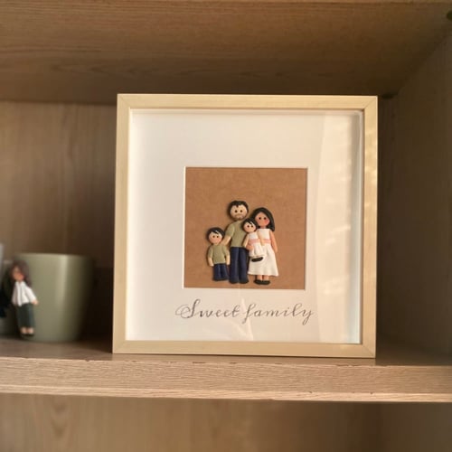 اطار العائلة