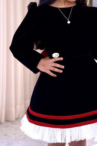 فستان اسود مخمل