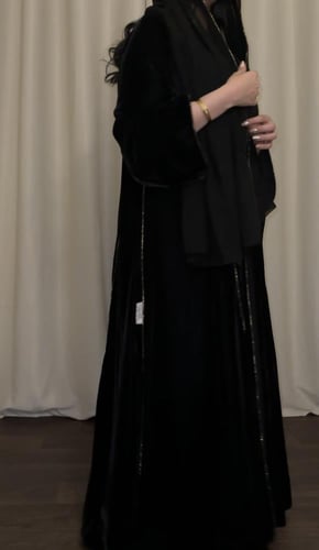 عبايه ( N89 ) قيطان ذهبي