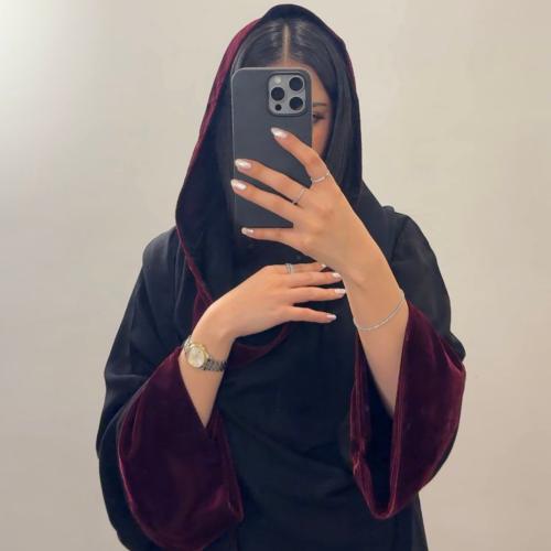 عبايه (N40) اكمام مخمل عنابي