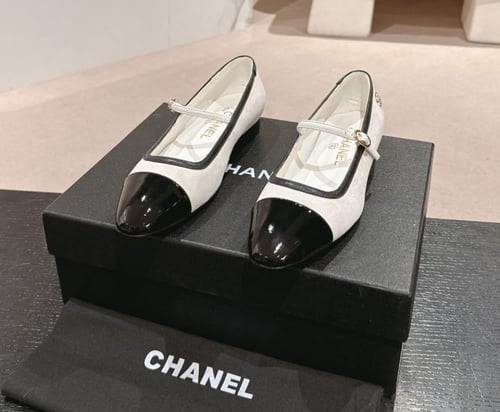 Chanel flat mary jeans