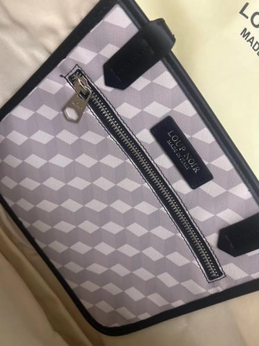 توت باق لوب نوار Loup Noin