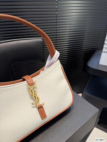 Le 5 À 7 hobo bag YSL