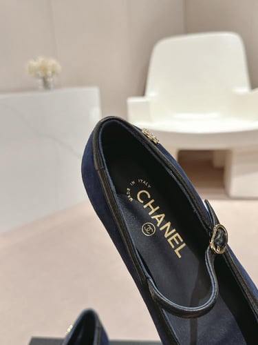 Chanel flat mary jeans