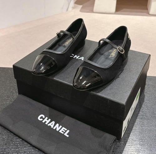 Chanel flat mary jeans