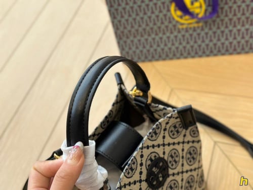 Tory Burch Buket bag