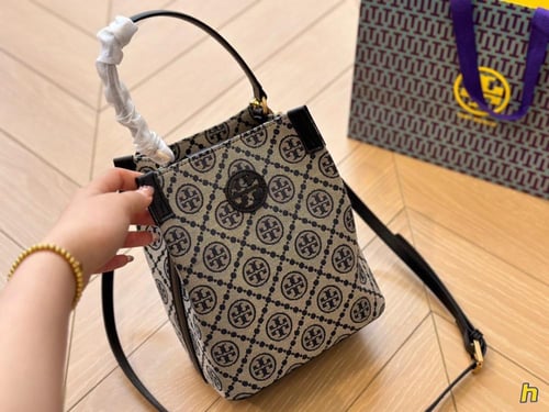 Tory Burch Buket bag