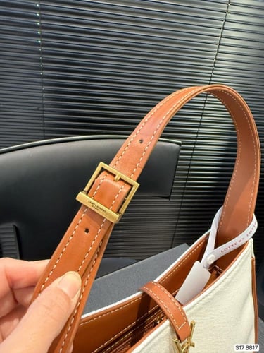 Le 5 À 7 hobo bag YSL