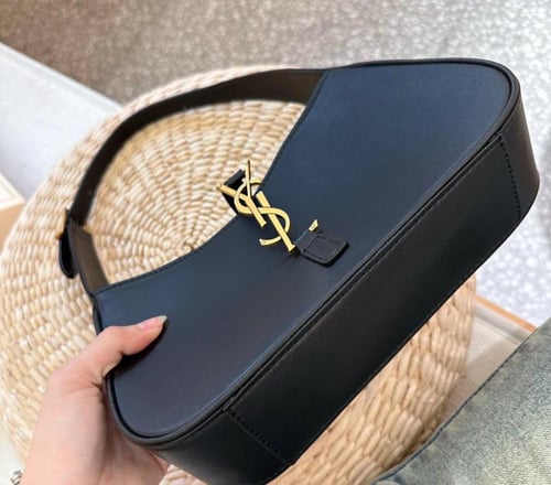 YSL مطفي