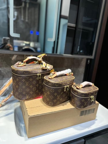 LV nice BB مجموعة شنط المكياج 3 قطع