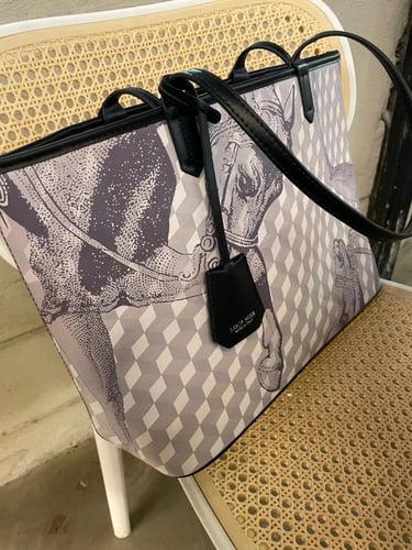 توت باق لوب نوار Loup Noin