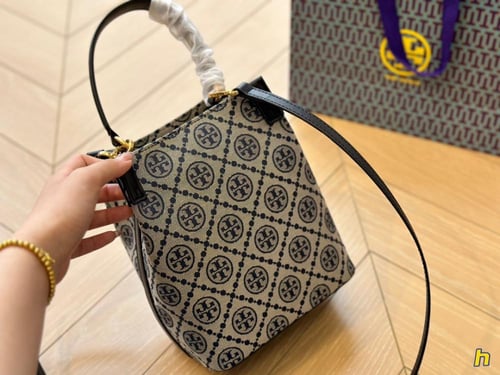Tory Burch Buket bag