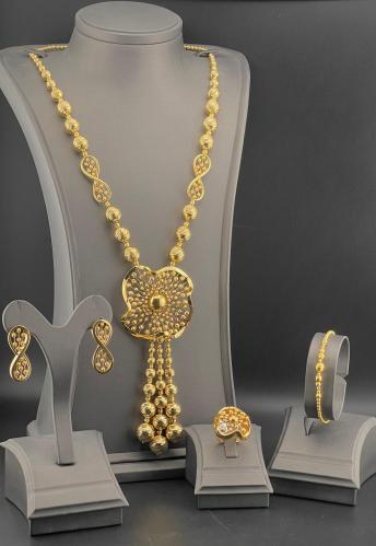 طقم ذهب فخم عيار 21 بتصميم راقي وزن 65.35 جرام