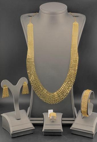 طقم ذهب فخم عيار 21 بتصميم عصري وزن 57.79 جرام