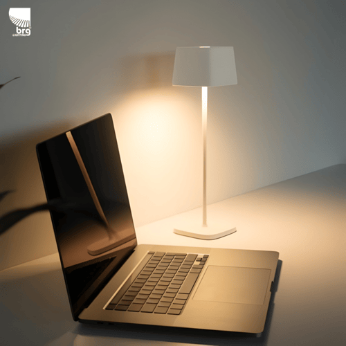 إنارة طاولة بطارية