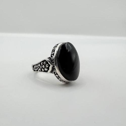 Pure silver 930, luxurious, with internal and external engravings, and Yemeni agate.