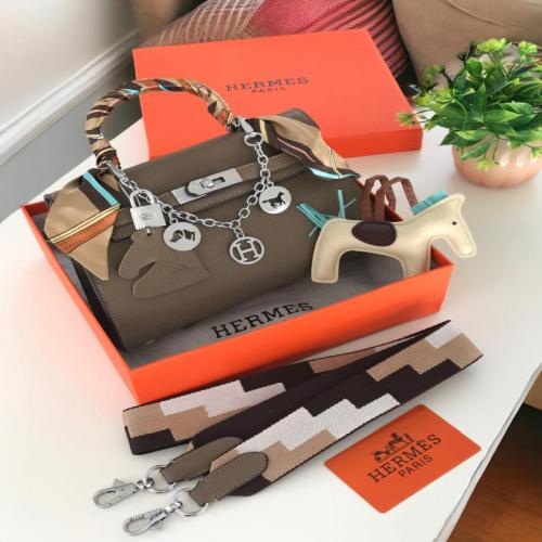 شنطة نسائية انيقة من ماركة هرمس Hermes