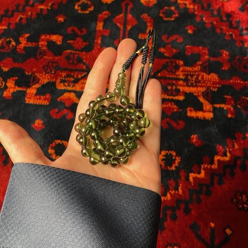 سبحه زعفران لون عشبي