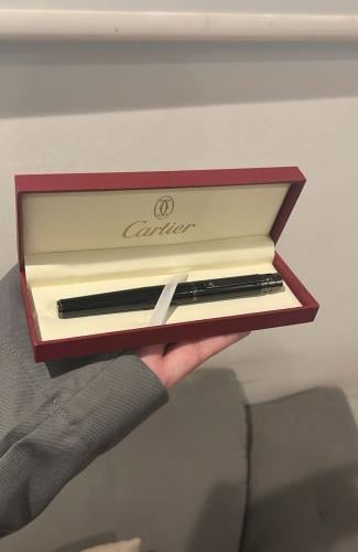 قلم كارتير اسود لماع