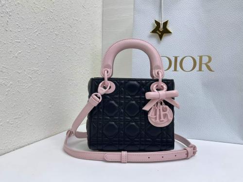 شنطة ليدي ديور مقاس 17cm