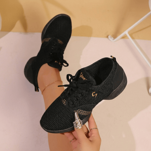Women's black athletic shoe