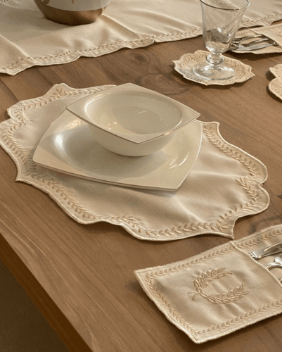طقم مفارش سفرة مطرز Caesar