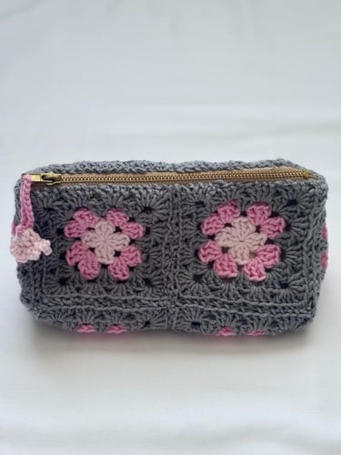 FloraEssentials Pouch - حقيبة فلورا الطبيعة