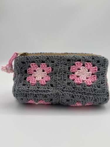 The elegance of a small bag