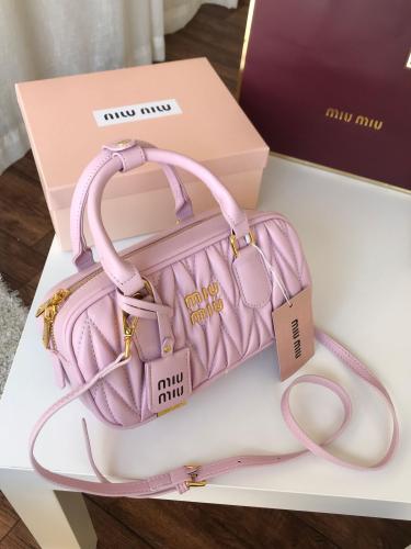 حقائب نسائية ميو MIU MIU